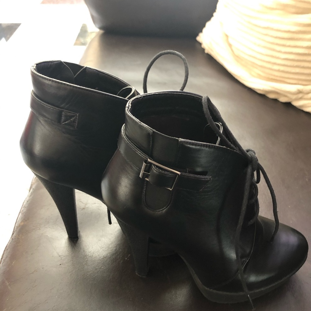 Boots - Picture 5 of 6